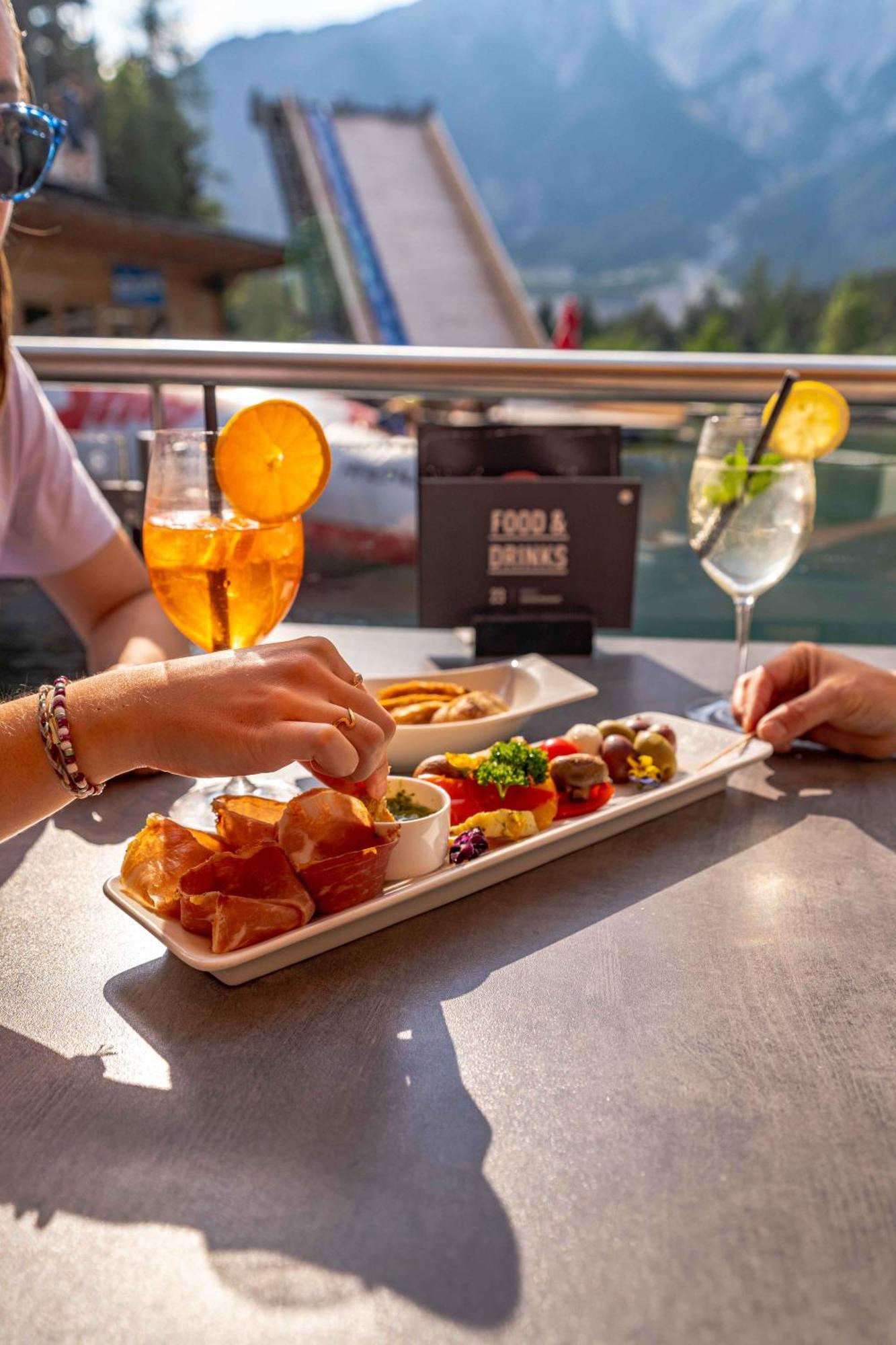 Area 47 - Tirol Hotel Ötztal-Bahnhof Eksteriør billede