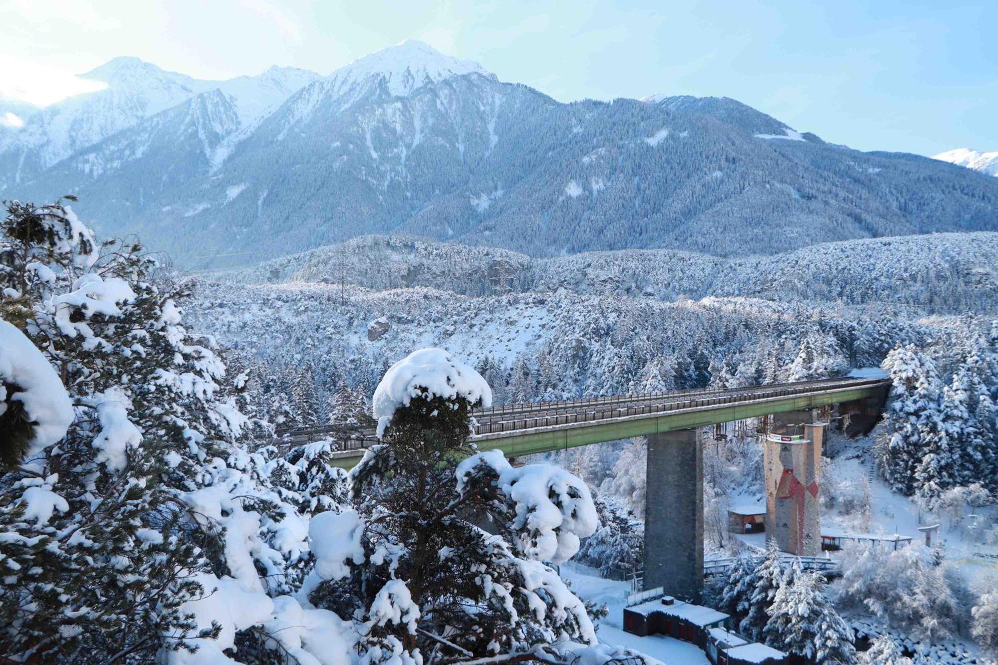Area 47 - Tirol Hotel Ötztal-Bahnhof Eksteriør billede